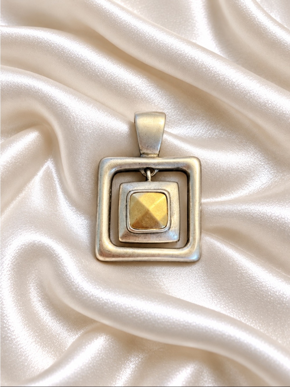 Premier Designs “Fabulous Finds” Necklace Enhancer